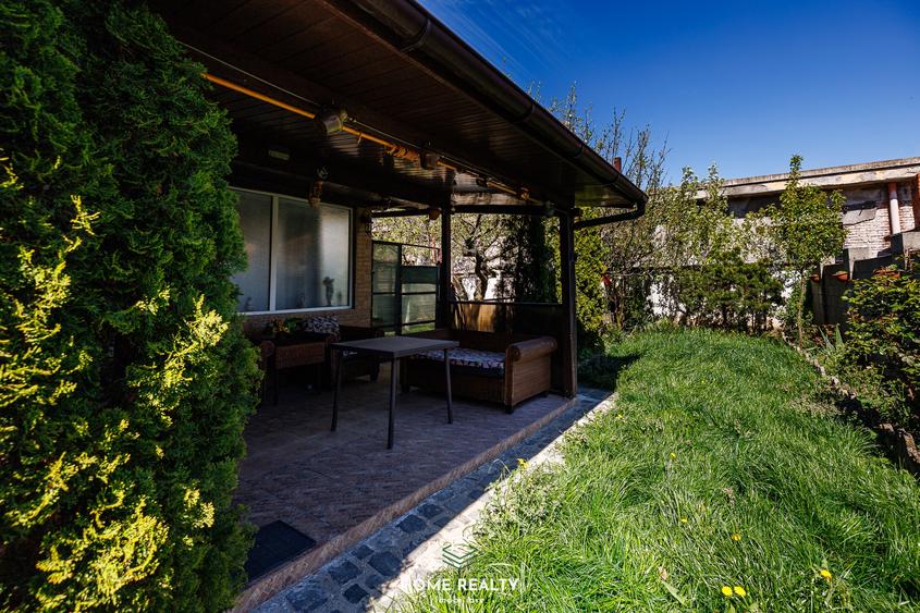 Casă individuală cu 6 camere cu Canalizare în Sud-Vest