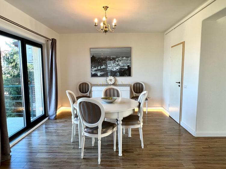 Apartament cu 4 camere semidecomandat, mobilat în Zorilor