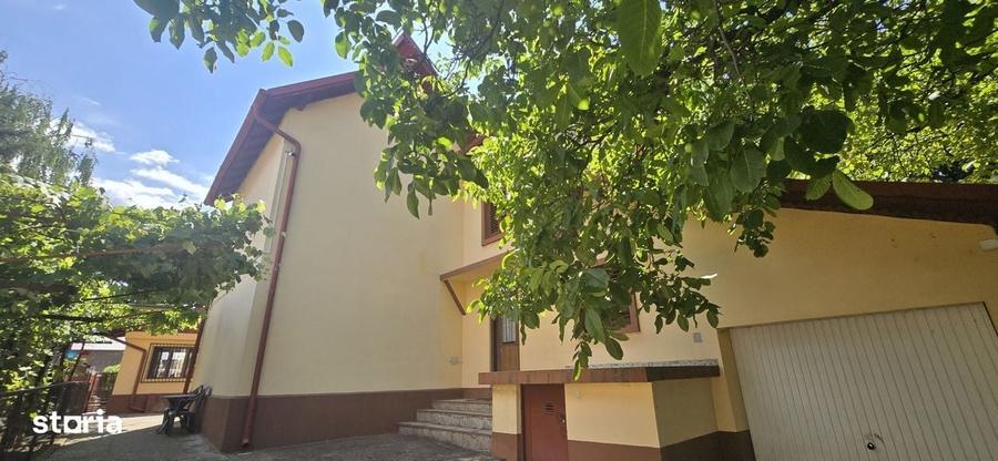 Casă cu 4 camere în Central
