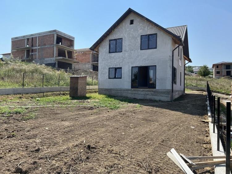 Casă cu 4 camere în Central