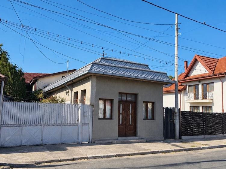 Casă cu 4 camere în Central