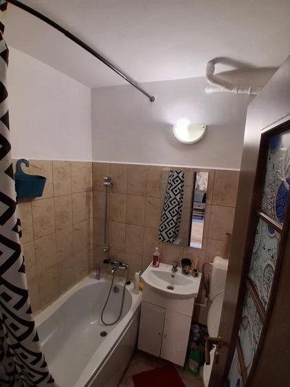Apartament cu 2 camere decomandat în Apărătorii Patriei