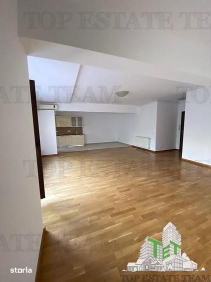 Apartament cu 3 camere semidecomandat în Aviatorilor