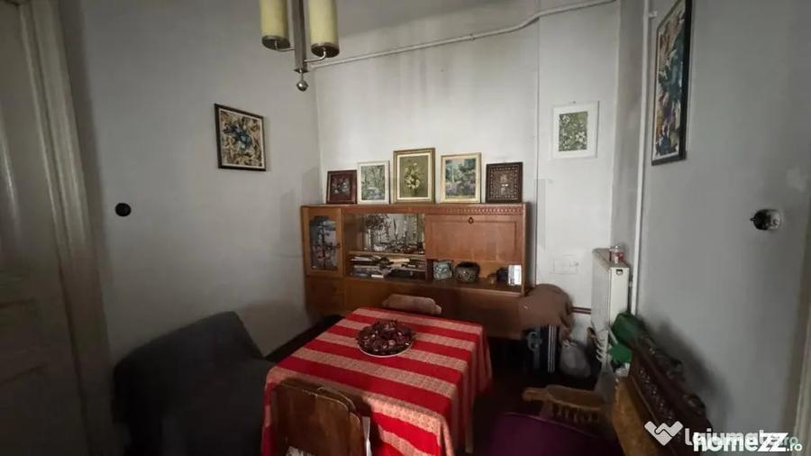 Apartament cu 6 camere decomandat în Ștefan cel Mare