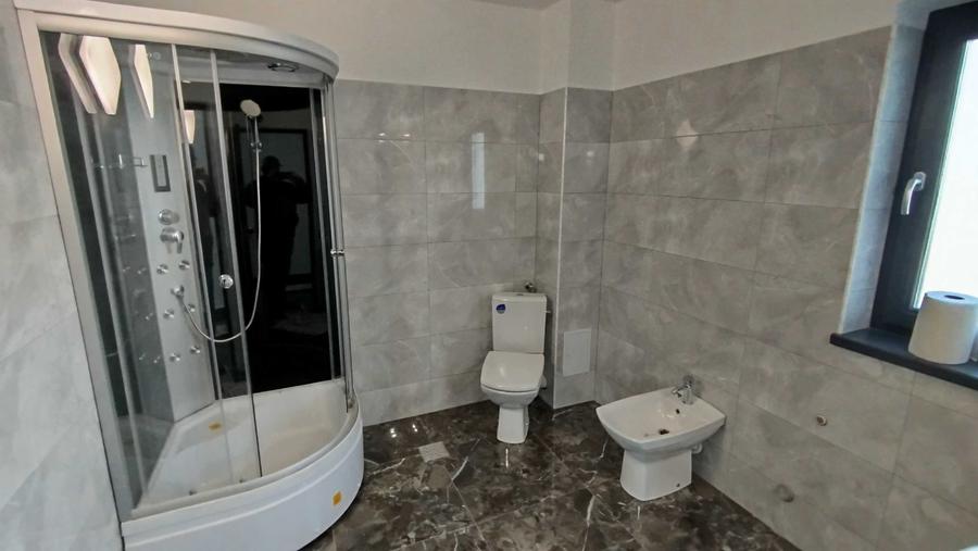 Casă cu 4 camere în Ghercești