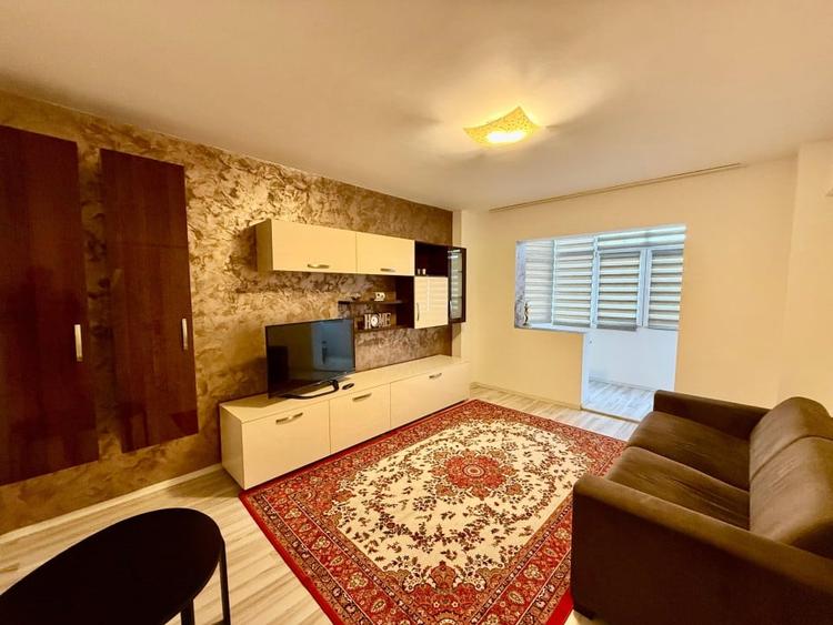 Apartament cu 2 camere decomandat, mobilat în Mihai Viteazul