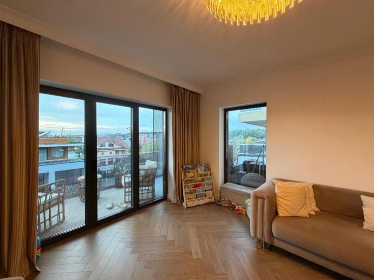 Apartament cu 3 camere decomandat în Pipera