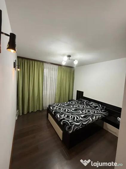 Apartament cu 3 camere semidecomandat în Central