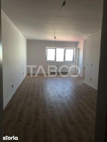 Apartament cu 3 camere în Vasile Aaron