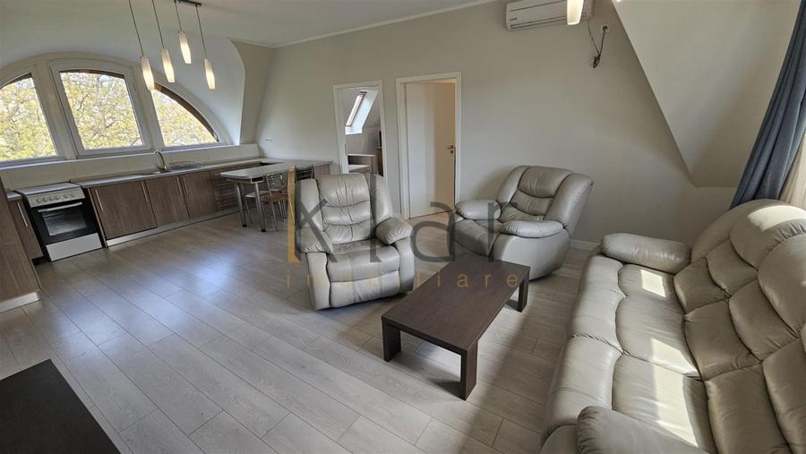 Apartament cu 5 camere decomandat, mobilat în Andrei Mureșanu