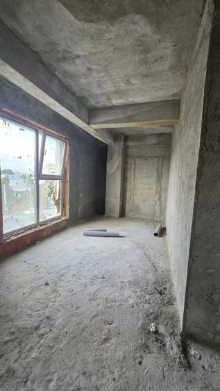 Apartament cu 6 camere în Chitila