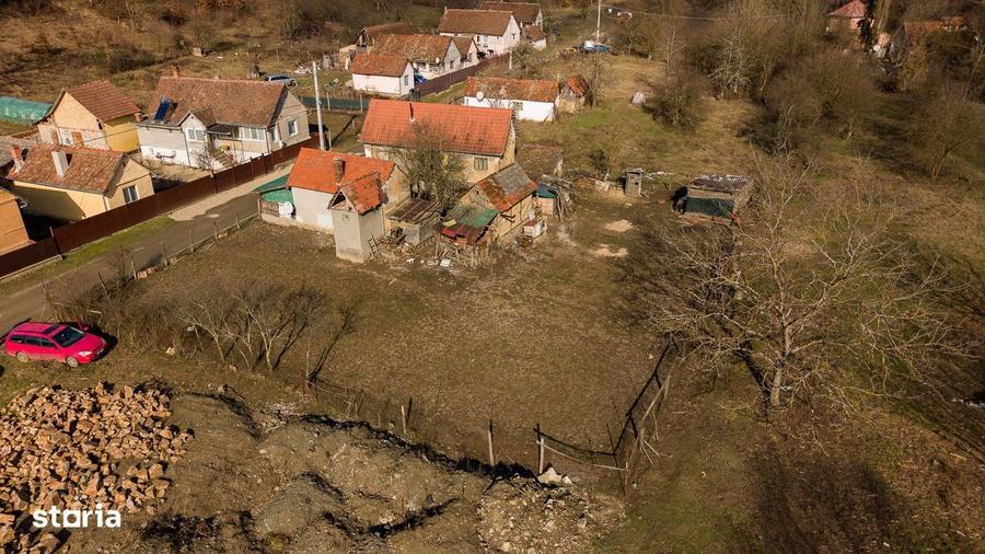 Teren intravilan de 302 mp in localitatea Soimos - 9