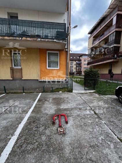 Apartament 2 camere cu terasă spațioasă și parcare inclusă