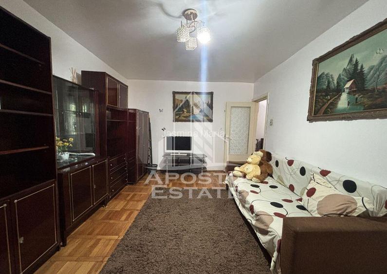 Apartament cu 2 camere, decomandat, centrala proprie Apartament cu 2 camere, decomandat, centrala proprie
