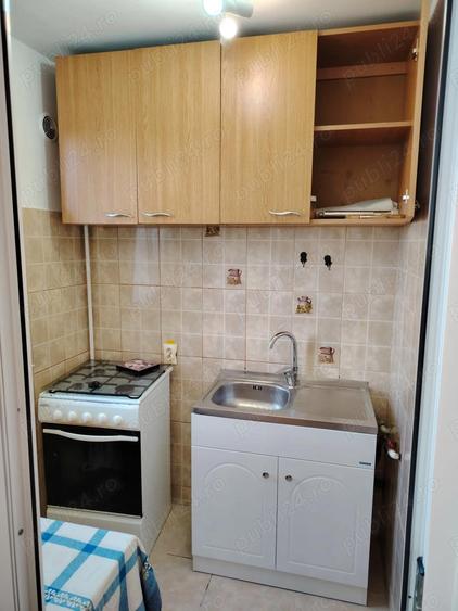 Inchiriez apartament cu o camera zona Podu Ros - 5