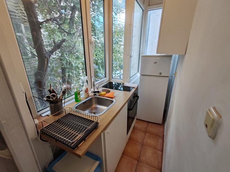 B-dul Nicolae Balcescu 24, bloc consolidat, mobilata si utilata. - 2