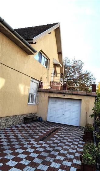 LIPOVEI - CASA INDIVIDUALA - 8 camere - 2 bai - 2 terase - GARAJ 20 mp - TEREN 7 LIPOVEI - CASA INDIVIDUALA - 8 camere - 2 bai - 2 terase - GARAJ 20 mp - TEREN 7