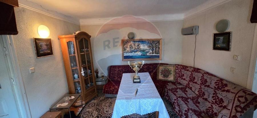 Casă / Vilă de vânzare/Ciuslea - 3