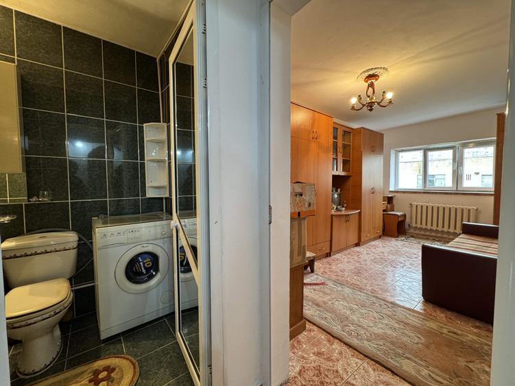 2 cam. 55 mp, decomandat, et.4, str. Manastirii - 15