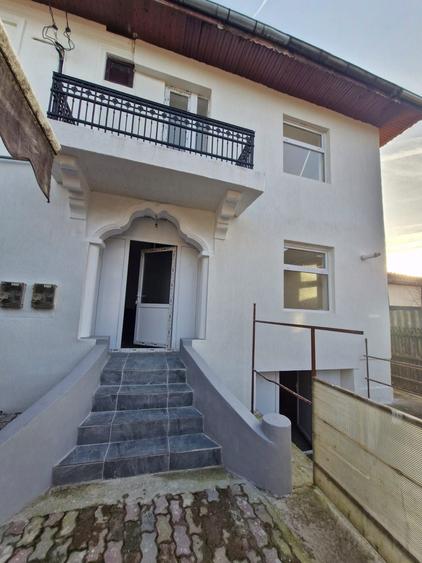 Casa zona centru Pucioasa de vanzare .Ocazie !!! - 6
