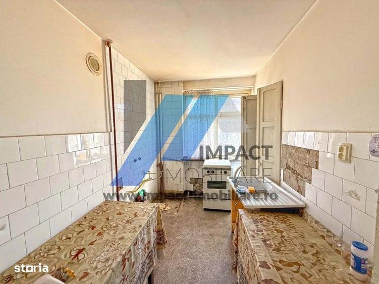 4 camere, etaj 3/4, NEMODERNIZAT, teava gaze la usa,Calea Severinului - 4