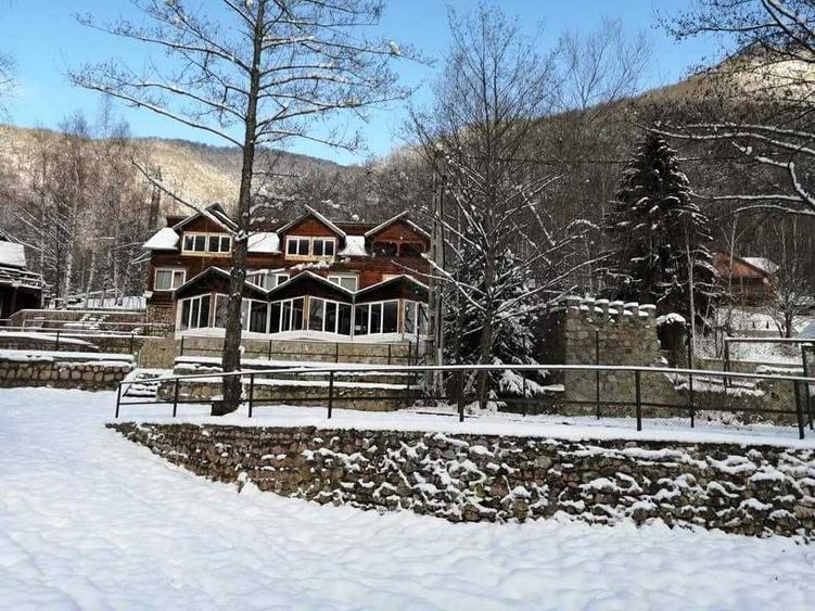 Afacere la cheie - Cabana Floare de stanca din muntii Retezat - 8