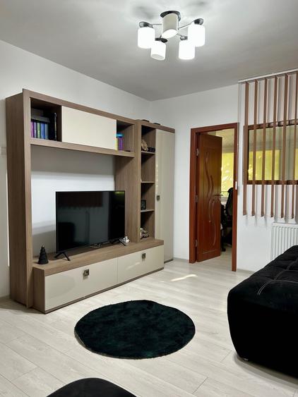 Apartament cu 2 camere semidecomandat în Democrației
