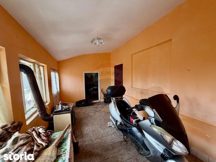 Casa cu 4 camere si teren 7727 mp Blidari - 3