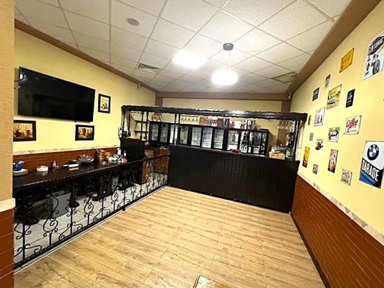 VANZARE CLADIRE CU RESTAURANT UTILAT COMPLET PLUS SPATIU COMERCIAL - 6