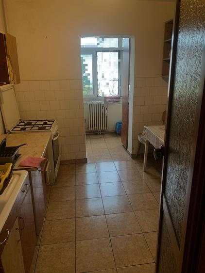 Apartament cu 3 camere decomandate, etajul 3/4, zona Nicolina - 5