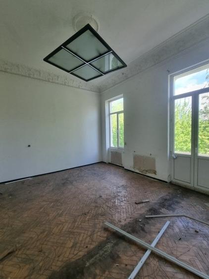 Casa lui Nicolae Dinischiotu - 60 camere - Imobil Istoric - 23