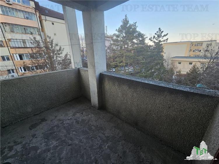 Vila spatioasa 11 camere la gri in centru Pitesti - 6