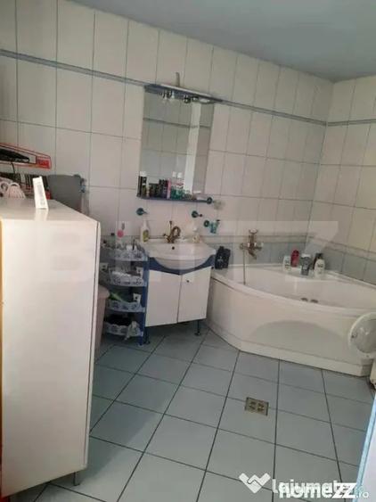 Casă cu 3 camere cu Teren 1900 Mp în Bărdești