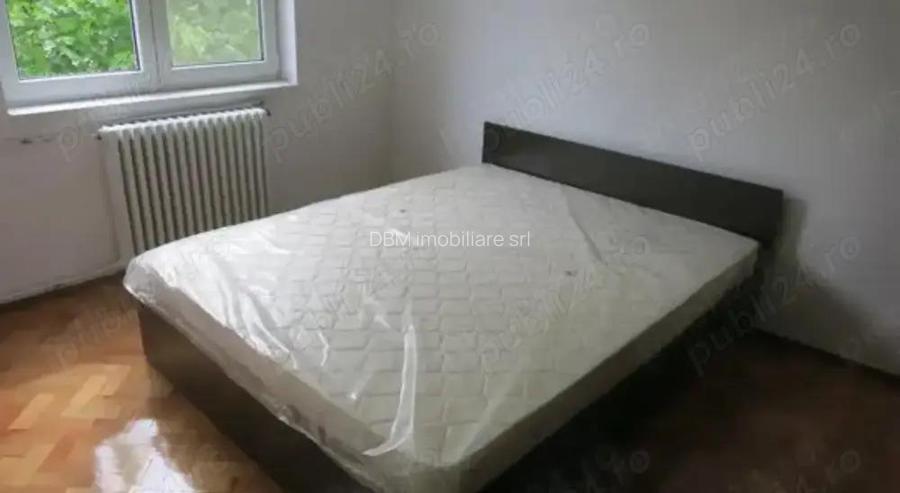 De vanzare apartament 3 camere central Pia?a 700