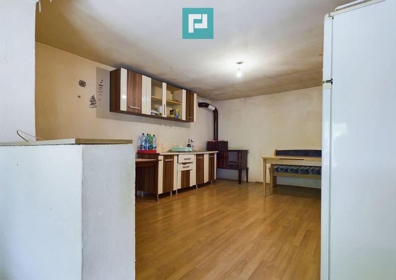 Casa cu 4 camere in Cruceni - 11