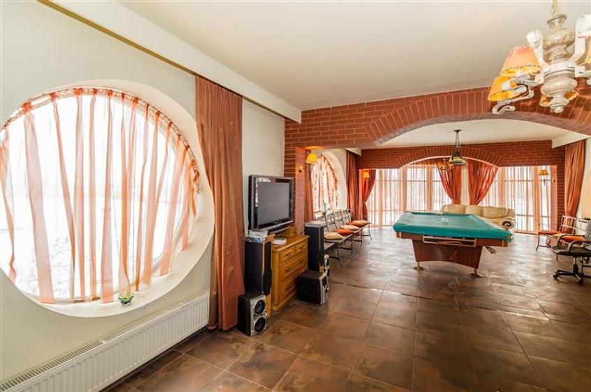 Film & Tur LIVE! Rafinament in cartier linistit, pe 30.000 mp teren paradis, fac - 24