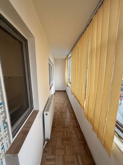 Vand apartament 3 camere etajul 3 Strada Oborului nr6 - 8
