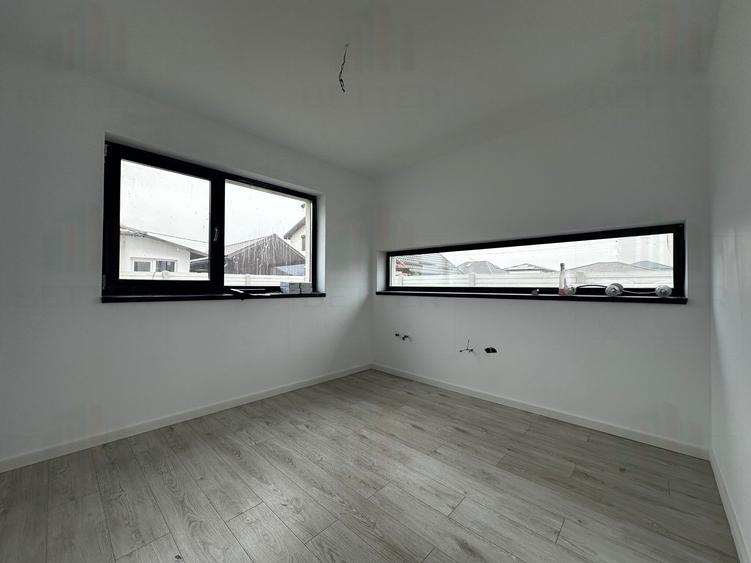 Casă de vânzare – P+1 - 4 camere - teren 300 mp - 13