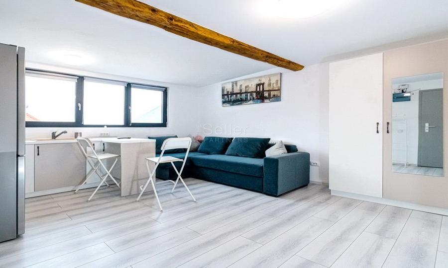 Proprietate Unica in Cartierul Schei Piata Unirii - 1