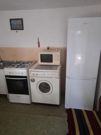 Vand casa batranrasca locuibila. - 6