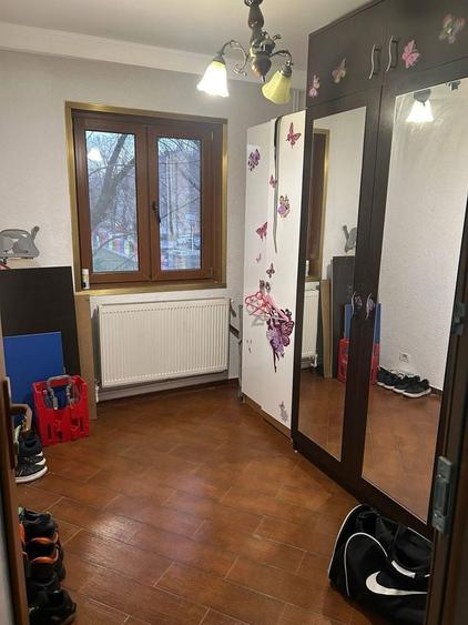 De vanzare Aparatament cu 3 camere - 1