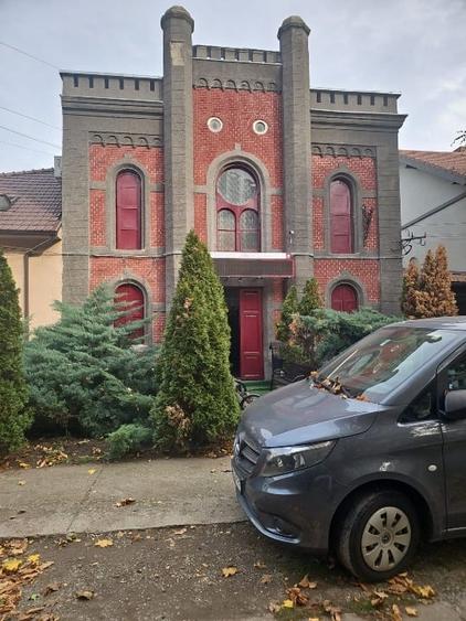 Vând Sinagogă ,poate fi folosită în orice domeniu - 1