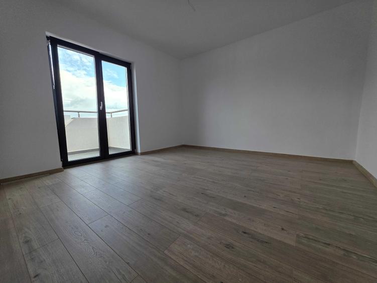 Casă cu 3 camere în Valea Adâncă