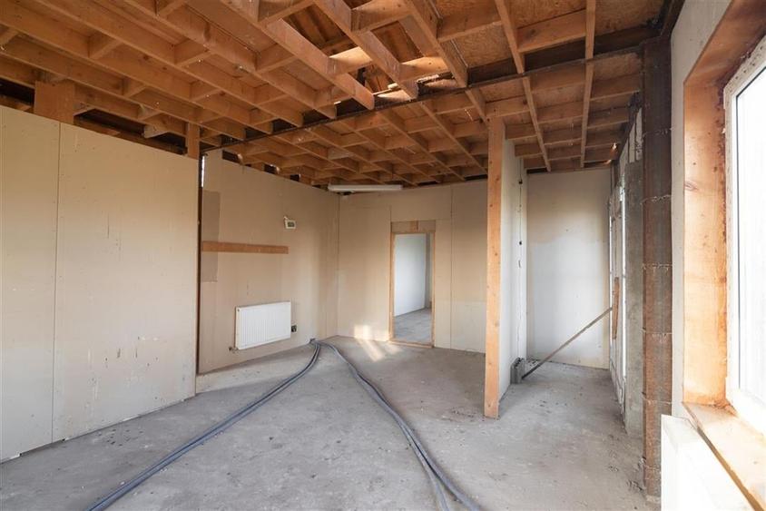 RECO casa Inand la rosu cu teren imens - 6