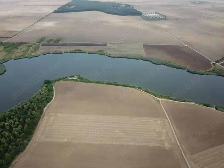 Teren Intravilan langa lac - 3