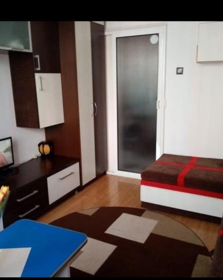 garsonieră zona Far mobilată utilată 24 mp - 1