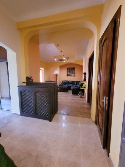 Vând apartament ultracentral 170 mp et 2 - 4