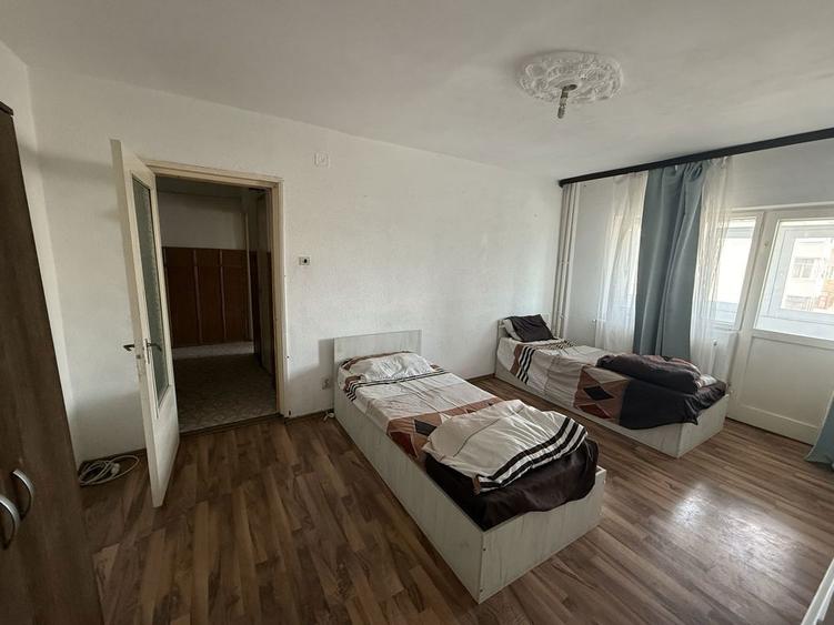 Inchiriez apartament doua camere - 2