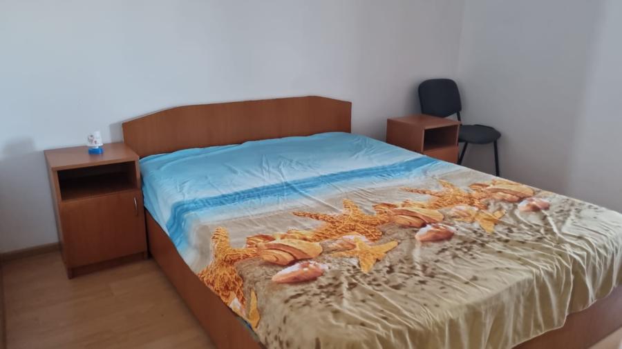 Titan , Str Ghita Serban , 5 minute metrou - 1