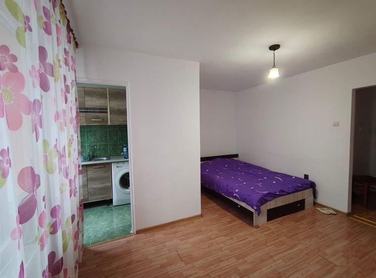 Vand Garsoniera Bloc SERE etaj 1 - 6